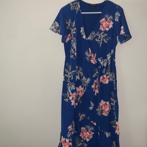 Flowy floral tie dress